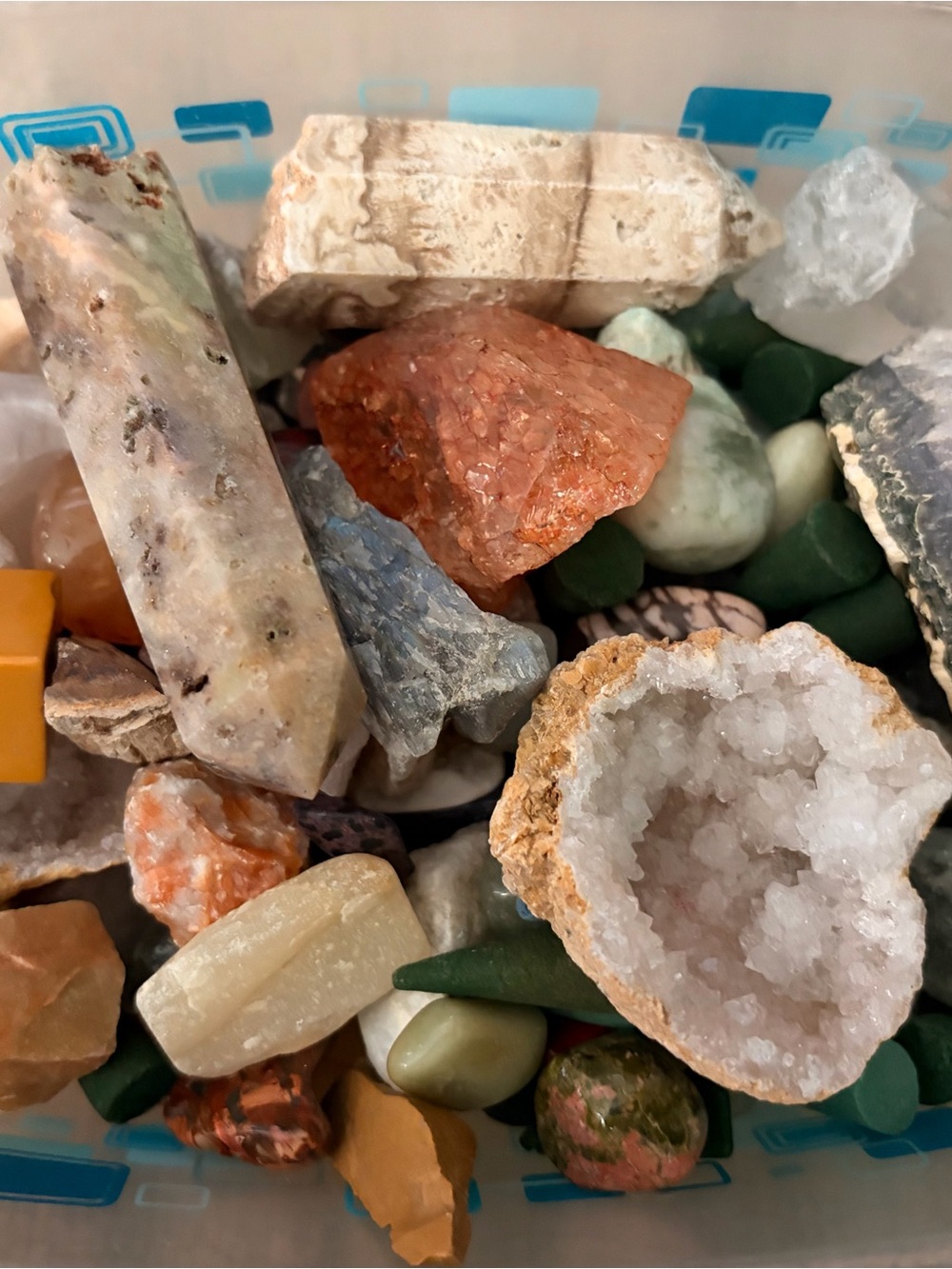 Mystery crystal scoop